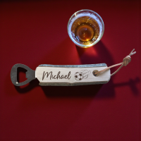 Flaschenöffner "Rinde" mit Name und Motiv