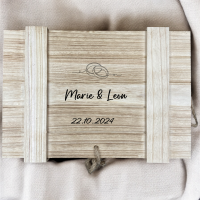 Erinnerungskiste mit Namen und Datum "Hochzeit"
