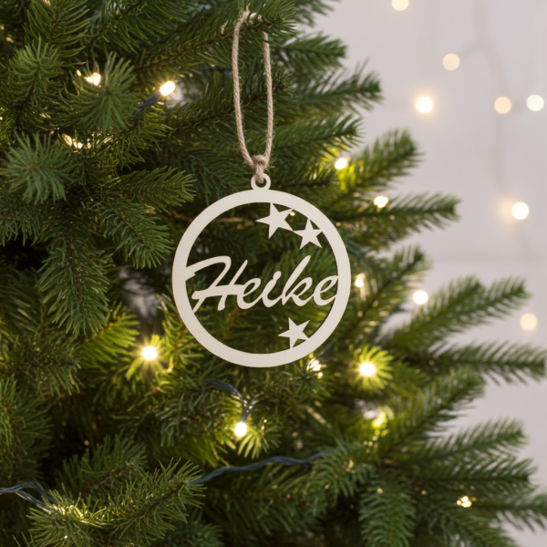 Weihnachtskugel aus Holz mit Name