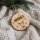 Weihnachtskugel aus Holz selbst gestalten