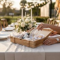 Holztruhe mit Namen und Datum "Hochzeitspost"