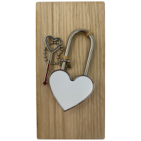 Liebesschloss auf Holz selbst gestalten