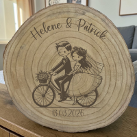 Baumscheibe "Deko" mit Motiv und Namen "Hochzeit" Brautpaar mit Fahrrad