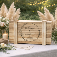 Holztruhe mit Namen und Datum "Hochzeitspost"...