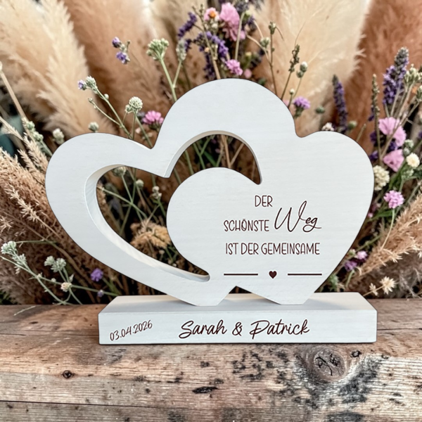 Doppelherz aus Holz mit Spruch und Namen "Hochzeit"