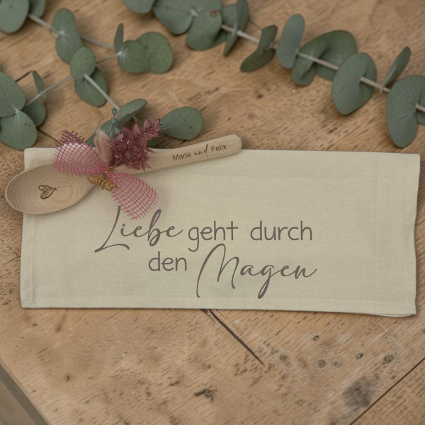 Geschirrtuch und Kochlöffel mit Spruch und Namen "Hochzeit"