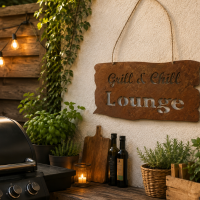 Schild "Grill & Chill Lounge"