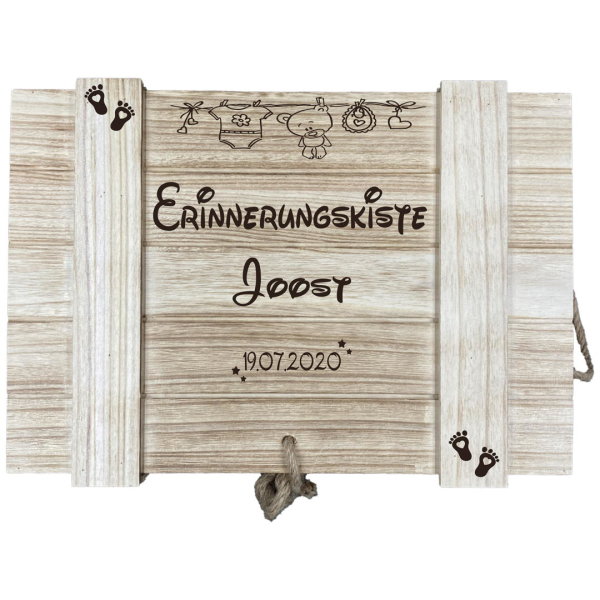 Erinnerungskiste mit Namen und Datum Baby